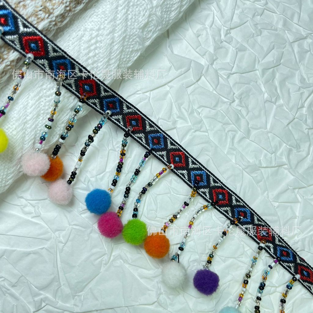 Váy Tua Rua Phong Cách Dân Tộc, Lông Thú Nhỏ Màu Bóng, Handmade Đính Hạt và Rèm Ren Khiêu Vũ với Đèn Lồng Cổ Treo