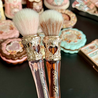 FLOWER BIẾT Bàn Chải Trang Điểm Bàn Chải Màu Đầu Tròn retro Người Yêu Gấu Series Mịn Trên Trang Điểm Ngoại Hình Tinh Tế Bàn Chải Trang Điểm Dụng Cụ Trang Điểm