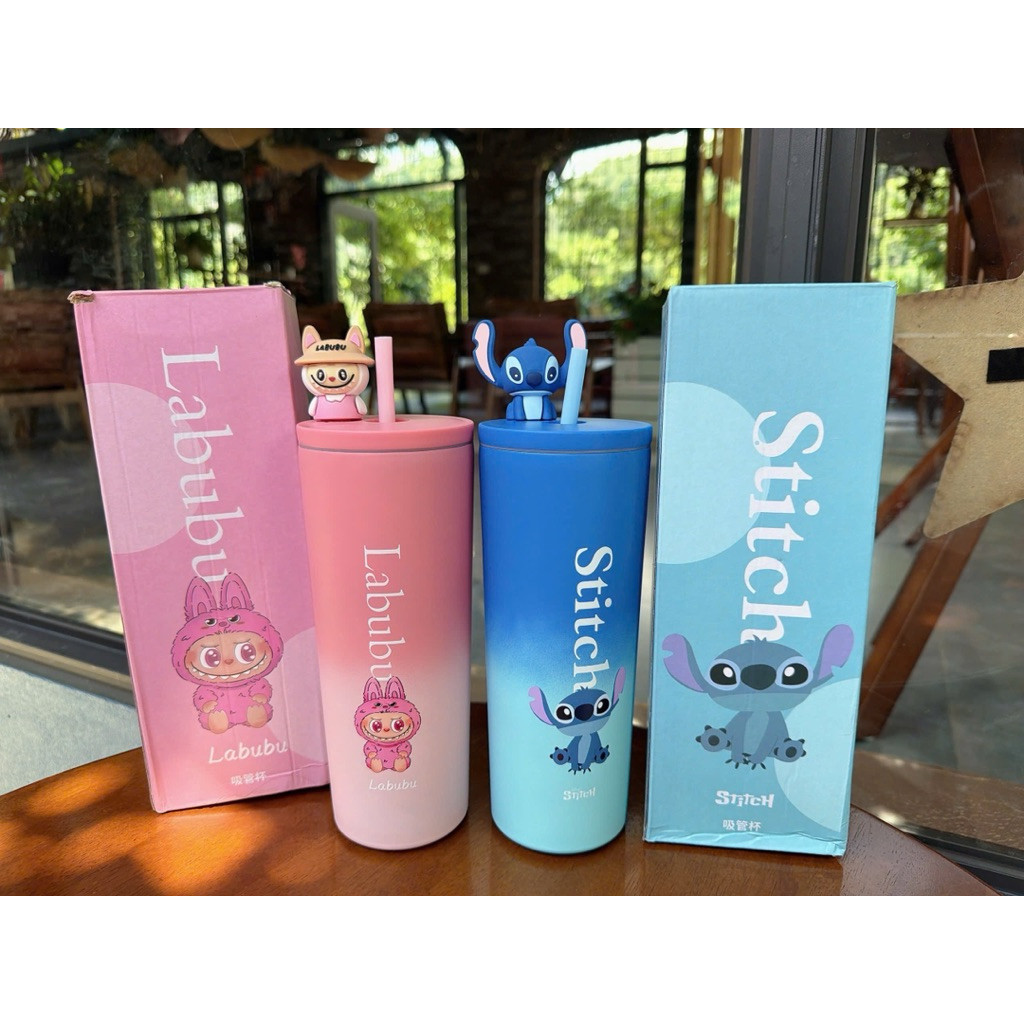 (Tặng sticker) Cốc giữ nhiệt inox 304 710ml có nút bịt miệng ống hút hình stitch và korumi siêu cute