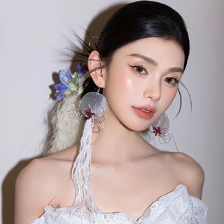 Đôi bông tai tua rua tròn không đối xứng, thiết kế sang trọng và thời trang