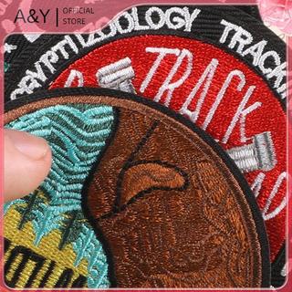 A & Y Cryptozoology - Huy hiệu thêu sắt hình quái vật Mothman ngoài hành tinh cho áo khoác nam