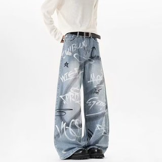 Quần jean nam phong cách đường phố Mỹ với họa tiết graffiti, phù hợp unisex