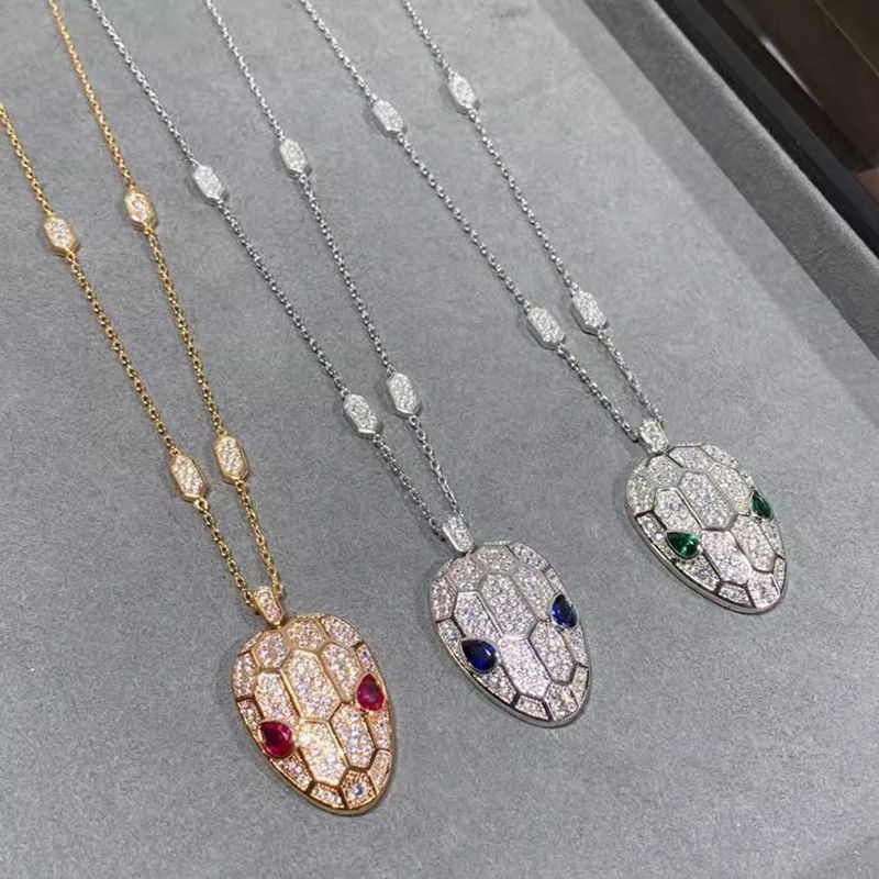 Vòng cổ rắn kim cương và xương đòn - Sang trọng dành cho nữ