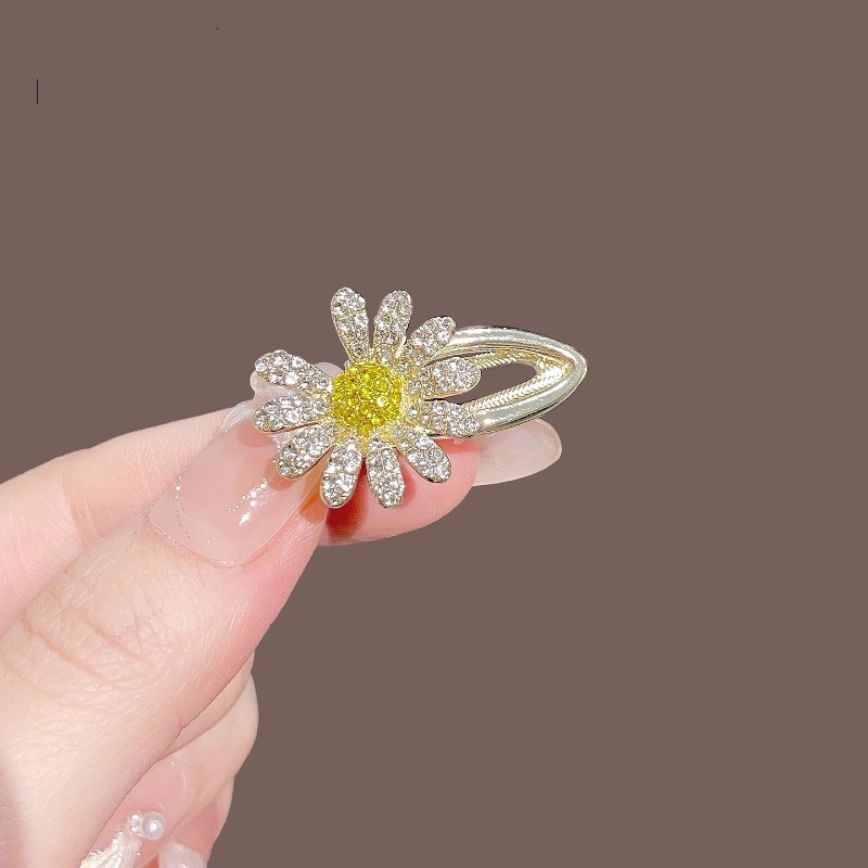 Kẹp Tóc Hình Hoa Cúc Phiên Bản Hàn Quốc Cao Cấp, Có Kim Cương Giả Sáng Bóng, Thiết Kế Dễ Thương Cho Phụ Nữ