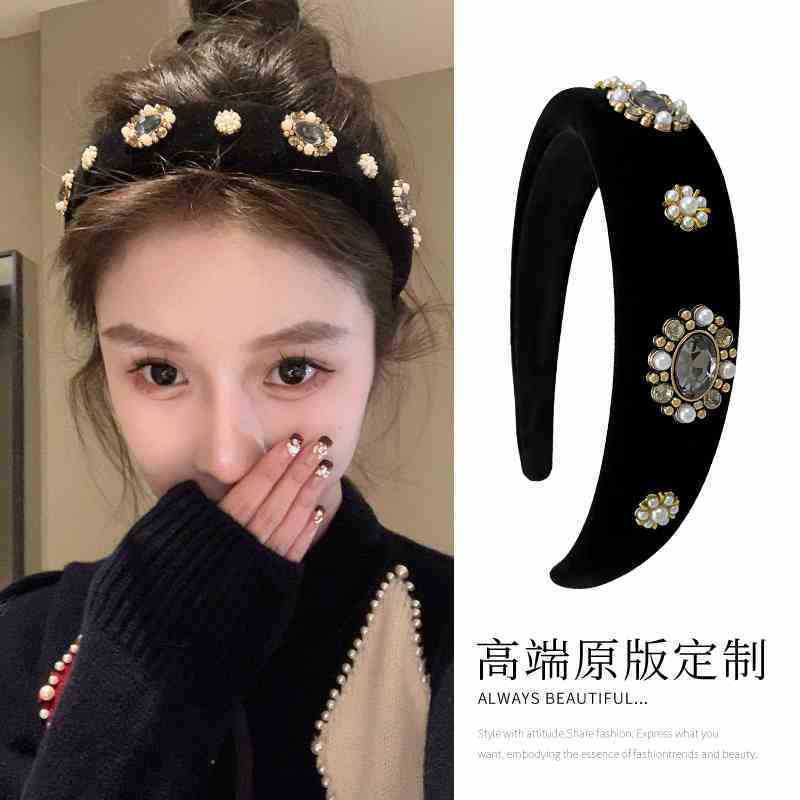 Băng Đô Cao Cấp Nhung Đen with Kim Cương và Ngọc Trai - Phù Hợp cho Style Công Nghiệp Sang Trọng