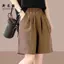 Quần short nữ dáng rộng thể thao, làm từ cotton nguyên chất, phù hợp mùa hè và mang lại cảm giác thoải mái.