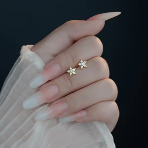 Bông Tai Hoa Mini Bạc S925 Nữ Tính Khí Đơn Giản Bông Tai Zircon