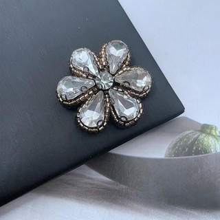 Phụ kiện handmade đính hạt kim cương giả và ngọc trai đơn giản, phù hợp trang trí mũ và giày
