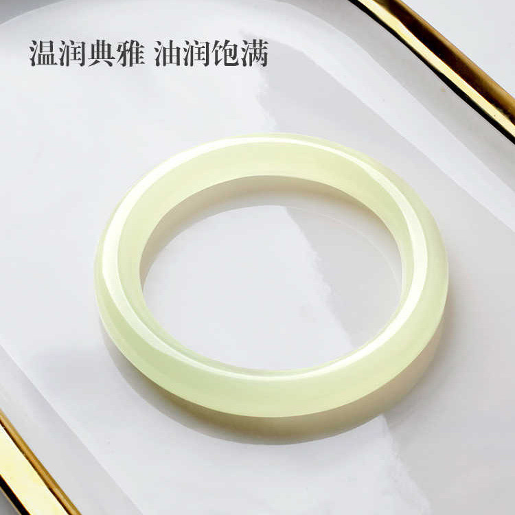 Vòng tay ngọc bích Hetian loại băng tự nhiên thời trang