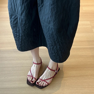 Phiên bản da cừu có sẵn ~ Fairy Simple Square Toe Cross Strap Flat Flip-Toe Sandals Nữ Dép da mùa hè