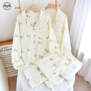 Bộ đồ ngủ nữ style Nhật Bản từ vải cotton nguyên chất, thiết kế thoải mái, phù hợp để mặc nhà hay ra ngoài.