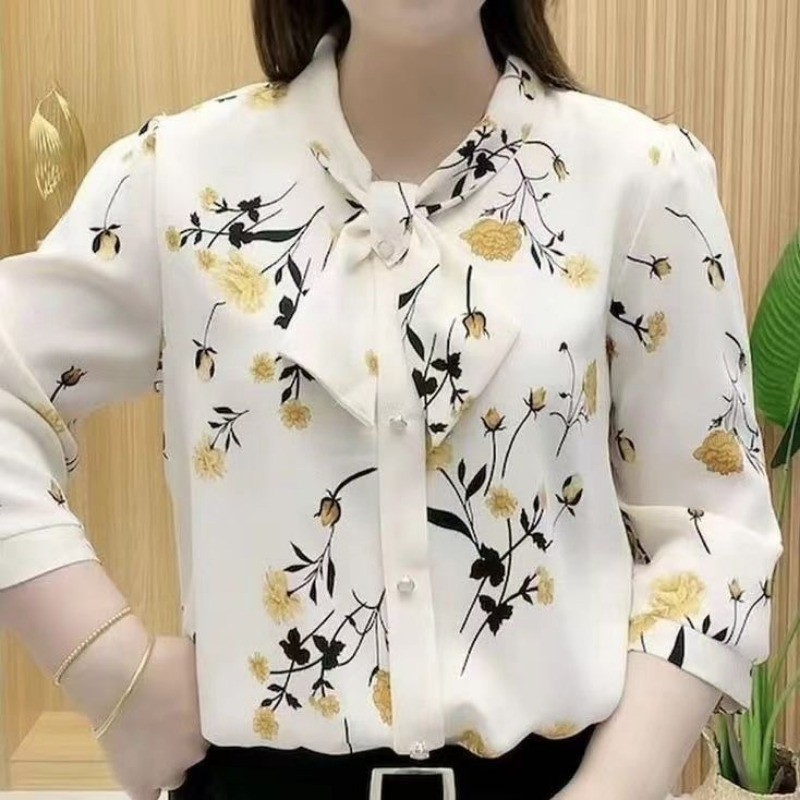 Áo thun dài tay họa tiết hoa bướm cho mùa thu, thiết kế rộng rãi và thoải mái