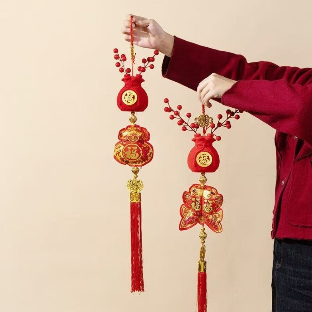 Mặt dây chuyền năm MARGREDY, Trang trí treo lễ hội đổ xô, Quả mọng đỏ truyền thống Tua rua quyến rũ Mặt dây chuyền trang trí cửa sổ