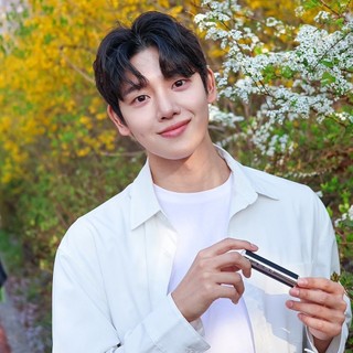 Son dưỡng môi cho nam YNM Men's Vita Vitalizing Lip Balm, Dưỡng ẩm, chống khô nứt môi, mềm môi , dưỡng môi cho nam 3g