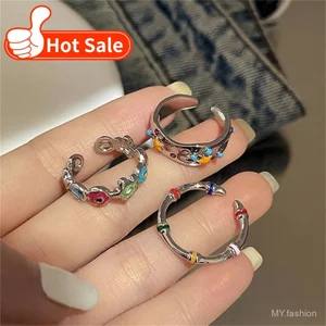 Nhẫn cầu vồng nhiều màu sắc, phù hợp cho bé gái, dễ điều chỉnh size.