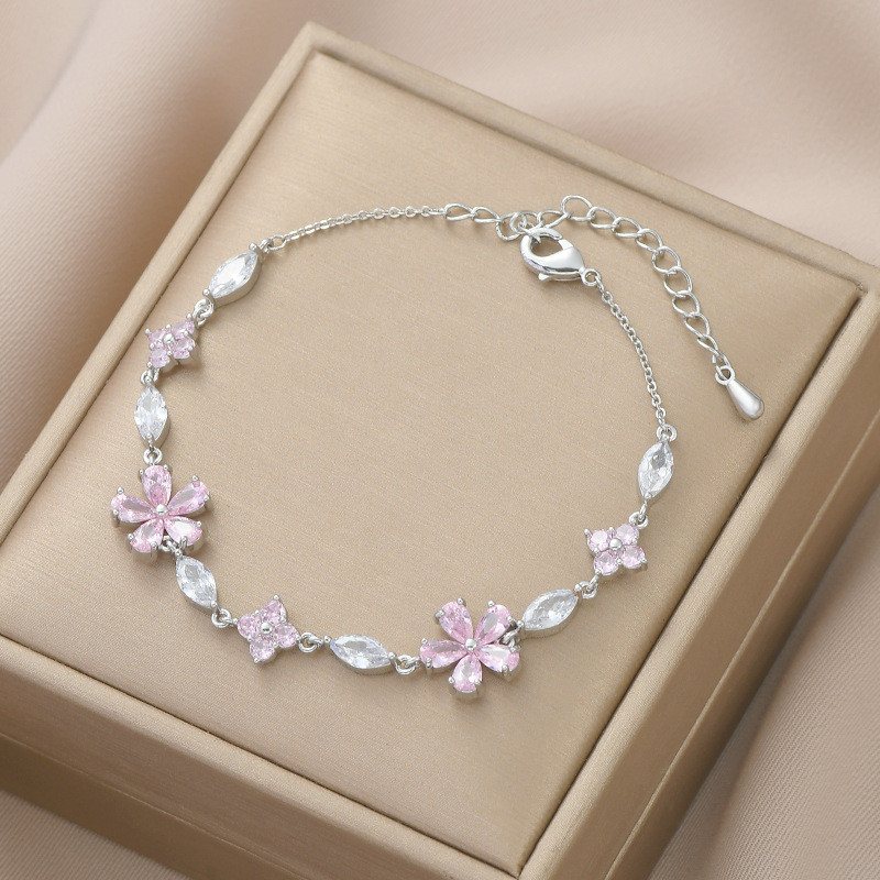 Vòng tay cánh hoa zircon thanh lịch mới