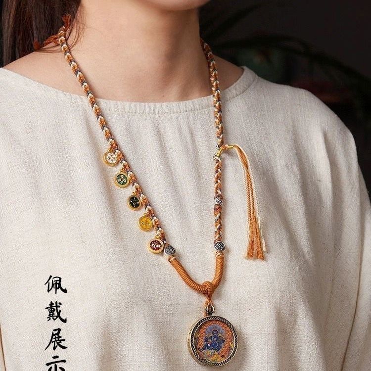 Vòng cổ mặt dây chuyền Tây Tạng với Dzi hạt và sợi cotton, kèm dây đeo bằng xương đòn