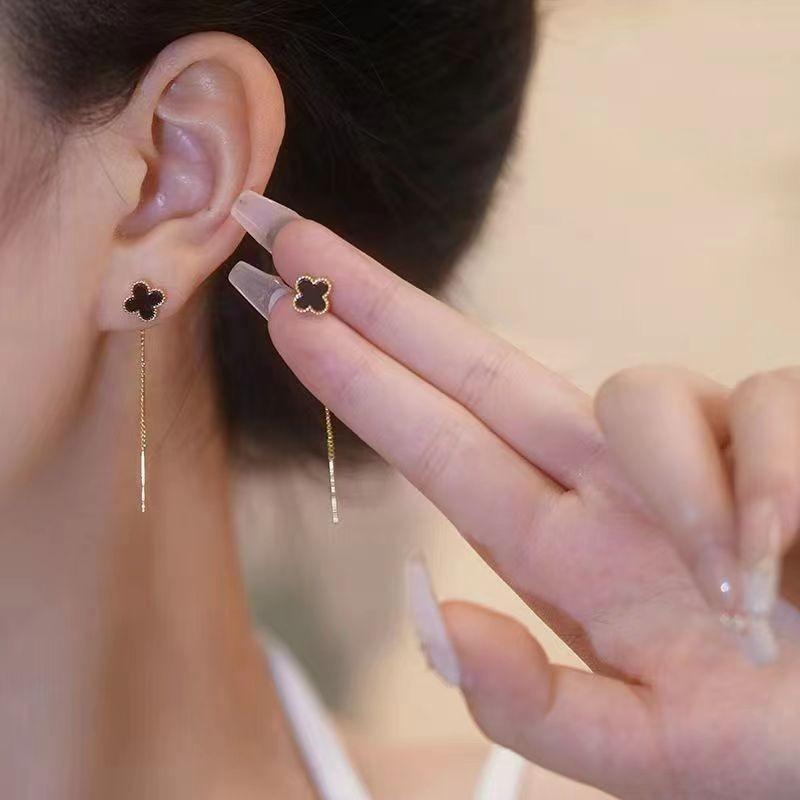 Bông tai dây cỏ bốn lá dành cho nữ sinh viên - Quà tặng mang phong cách Hàn Quốc