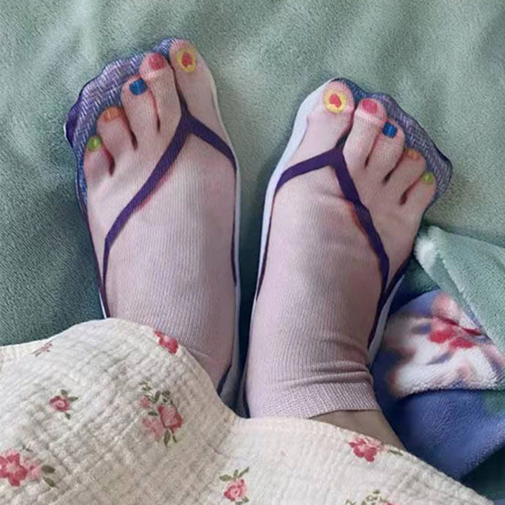 Móng Tay In Hình Mắt Cá Chân Tất 3D Ngộ Nghĩnh - Quà Tặng Vui Vẻ Cho Giáng Sinh