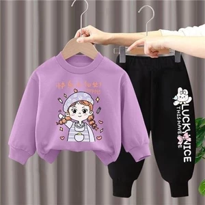 Bộ áo và quần hoạt hình trẻ em mang lại sự thoải mái phù hợp hoàn hảo cho phong trào vui tươi và đi chơi hàng ngày