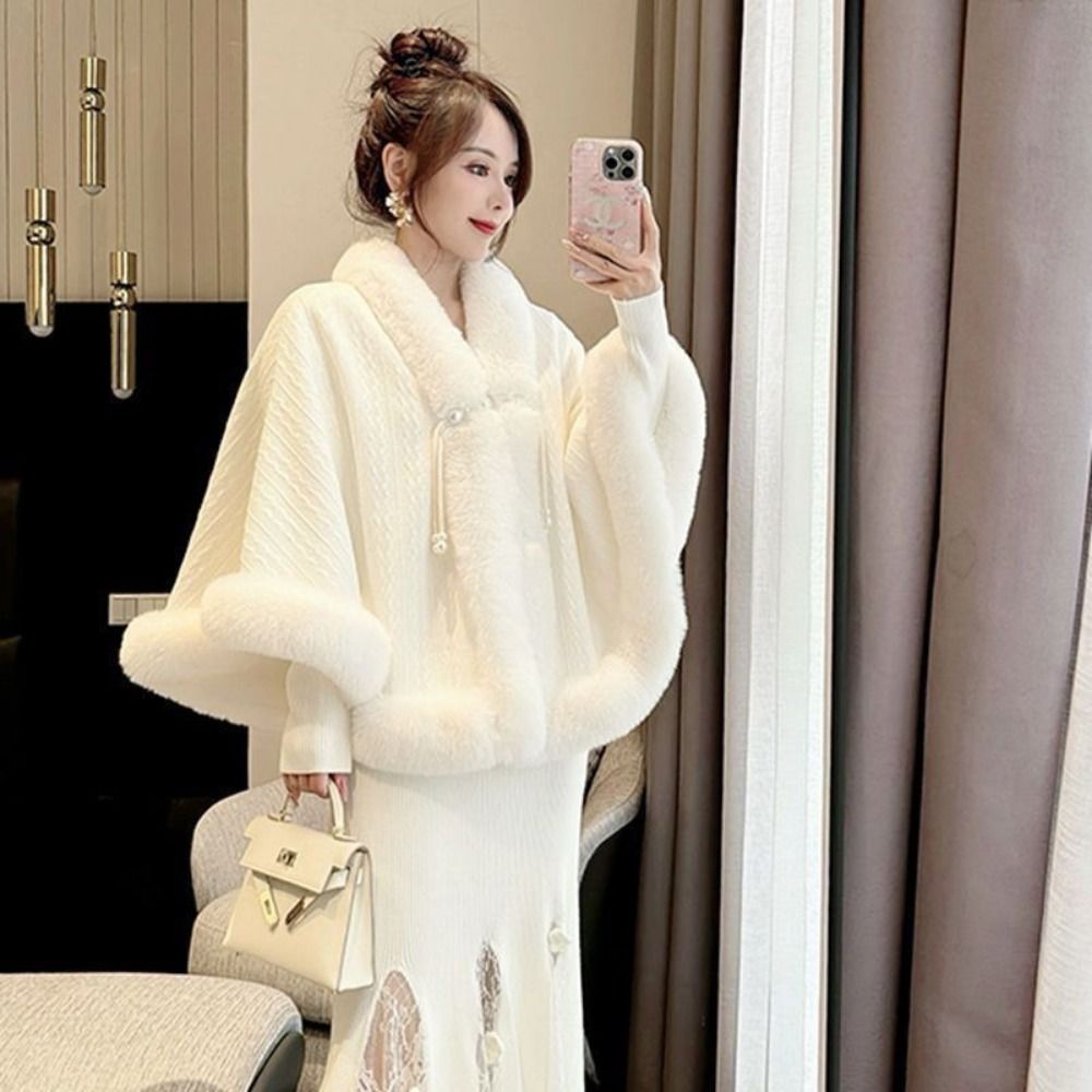 Áo khoác lông thú mùa đông cổ chữ V, chất liệu fleece bền bỉ, phù hợp làm mantelet và khăn choàng ngắn