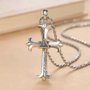 Vòng cổ chéo cổ điển với mặt dây chuyền Horus độc đáo