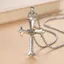 Vòng cổ chéo cổ điển với mặt dây chuyền Horus độc đáo