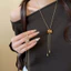 Hổ Mắt Đá Zircon Bông Tuyết - Mặt Dây Chuyền Phong Cách Retro Maillard Sang Trọng