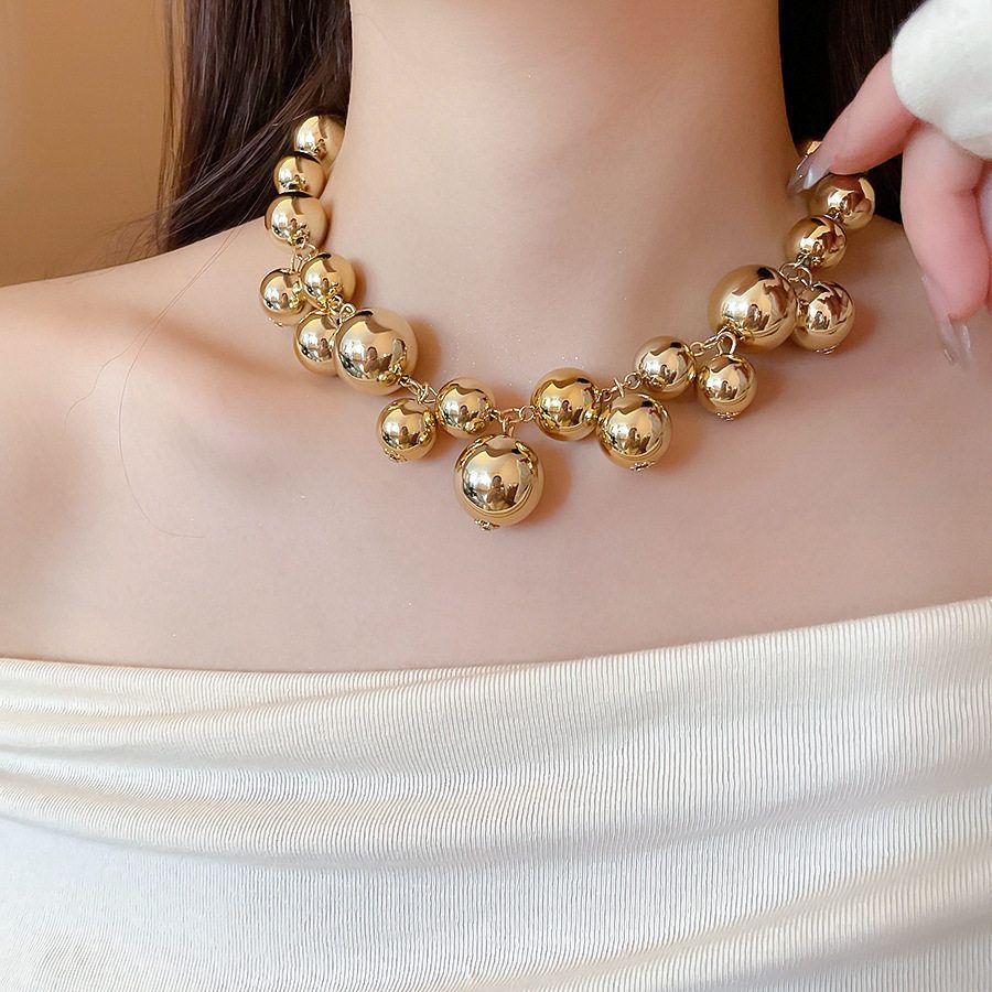 Dây chuyền đính cườm tròn không đều, thiết kế tinh tế cho xương đòn, trang sức sang trọng