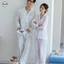 Bộ đồ ngủ nam nữ hai lớp từ cotton nguyên chất, thiết kế sọc màu sắc, cảm giác sang trọng và thoải mái.
