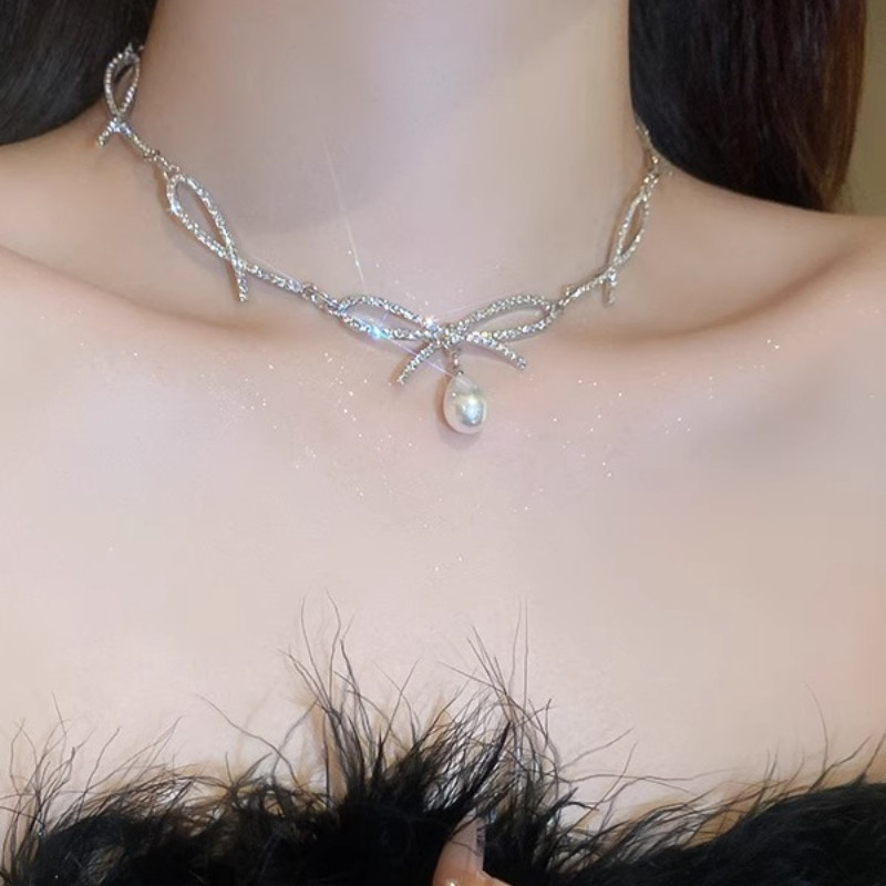 Vòng cổ nữ nơ đính kim cương và ngọc trai - Phong cách thời trang thanh lịch