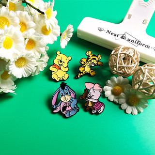 4 Cái / bộ Winnie the Pooh Huy Hiệu Hoạt Hình Dễ Thương Tigger Và Lợn Nhỏ Hợp Kim Thổ Cẩm Trang Trí Anime Pin