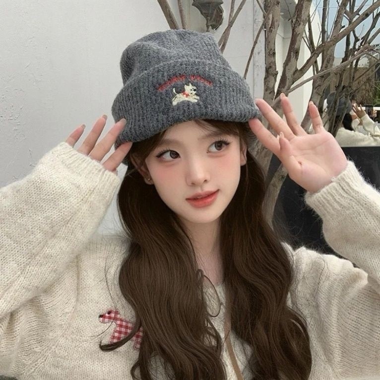 Mũ Len Nữ Chữ Thêu Dễ Thương Beanie Ấm Áp Mùa Đông, Co Giãn 4 Chiều Phù Hợp Mọi Lứa Tuổi
