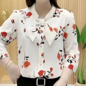 Áo thun dài tay họa tiết hoa bướm cho mùa thu, thiết kế rộng rãi và thoải mái
