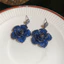 Bông tai thả Camellia với kim cương giả màu xanh, thiết kế hoa vintage luxury - phụ kiện nữ thời trang