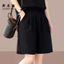 Quần short nữ dáng rộng thể thao, làm từ cotton nguyên chất, phù hợp mùa hè và mang lại cảm giác thoải mái.