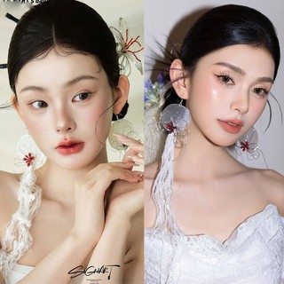 Đôi bông tai tua rua tròn không đối xứng, thiết kế sang trọng và thời trang
