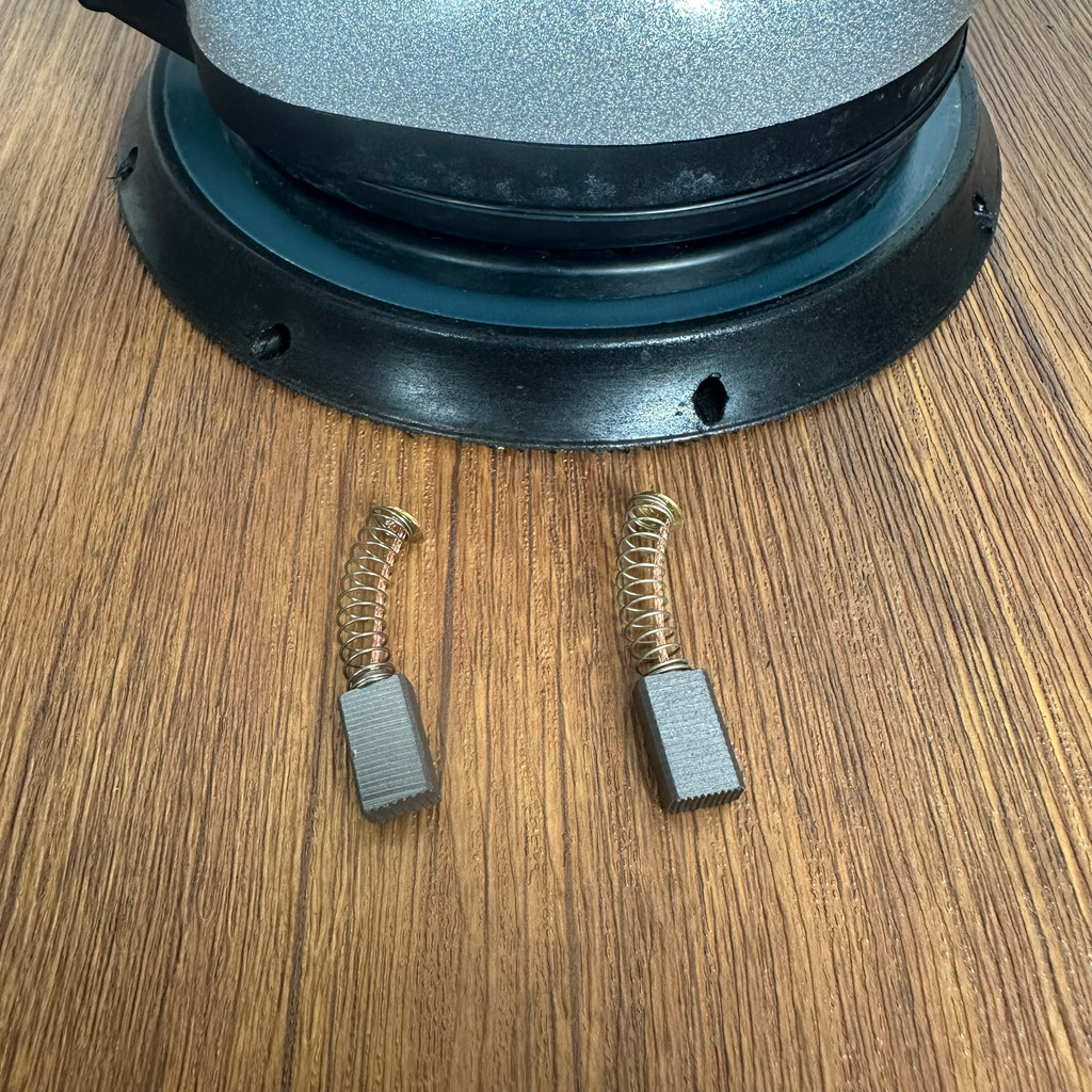 Shengqi Máy Xay Khô Bàn Chải Carbon Shengqi Đầu Mài Nhà Máy Chính Hãng Phụ Kiện Bàn Chải Carbon