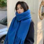 Khăn mohair nữ sang trọng cho mùa đông, bọc dày và mềm mại với nhiều màu sắc: xanh haze, trắng, đen, xanh klein