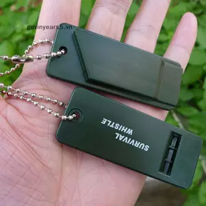 Còi cứu hộ âm thanh mạnh mẽ, phù hợp cho cắm trại và đi bộ đường dài.