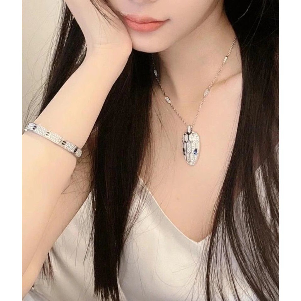 Vòng cổ rắn kim cương và xương đòn - Sang trọng dành cho nữ