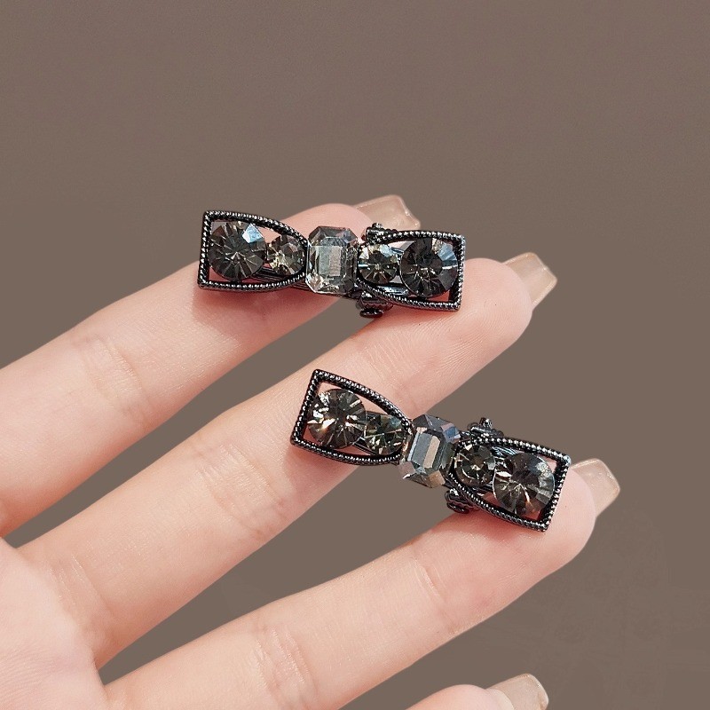 Kẹp Tóc Mỏ Vịt Phong Cách Hàn Quốc với Chiếc Kẹp Gãy Trán và Họa Tiết Kim Cương Giả