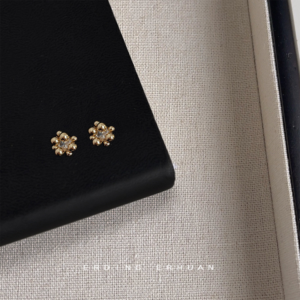 Bộ bông tai zircon mini khảm vi mô, mạ vàng trắng 14K - Sang trọng và độc đáo