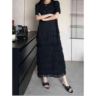 Đầm Miyake tua rua xếp ly nhẹ nhàng, thời trang mùa hè