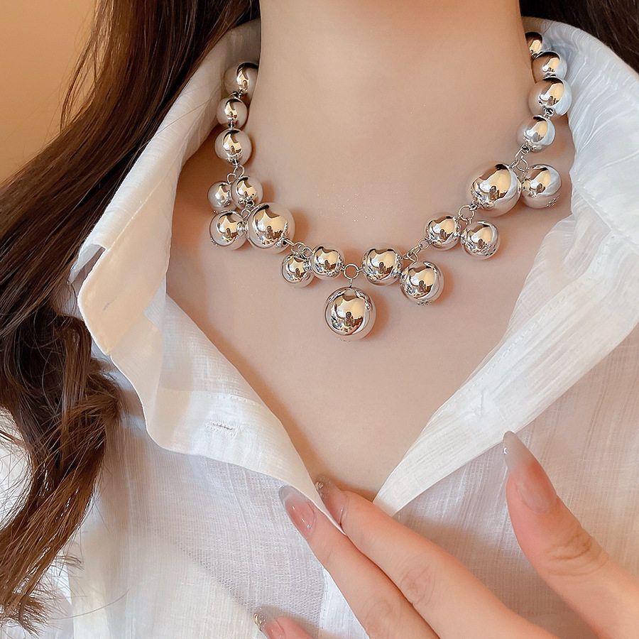 Dây chuyền đính cườm tròn không đều, thiết kế tinh tế cho xương đòn, trang sức sang trọng