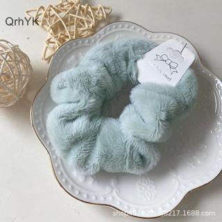 Những chiếc scrunchie mềm mại dành cho bé gái, màu sắc đa dạng, ấm áp mùa đông