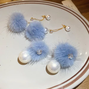 Bông Tai Pom Pom Màu Xanh Nhạt Đính Ngọc Trai Và Kim Cương Huỳnh Quang - Trang Sức Thời Trang Hàng Ngày Dành Cho Nữ