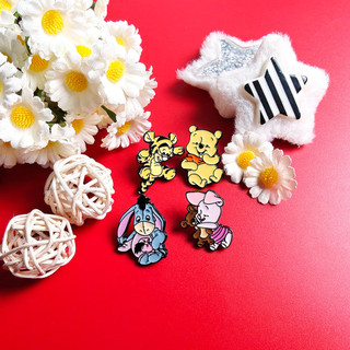 4 Cái / bộ Winnie the Pooh Huy Hiệu Hoạt Hình Dễ Thương Tigger Và Lợn Nhỏ Hợp Kim Thổ Cẩm Trang Trí Anime Pin