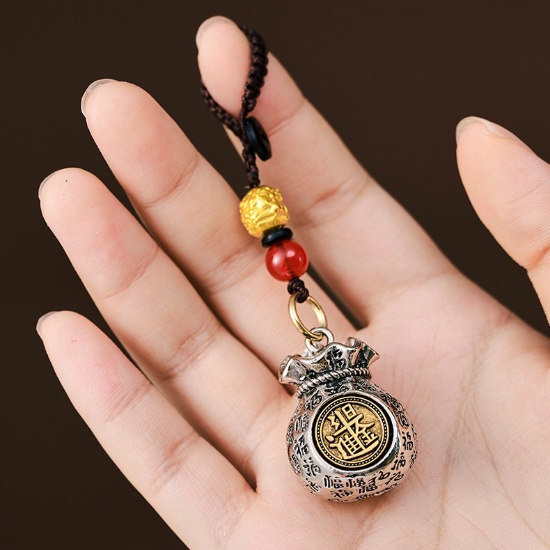 Mẫu túi treo và nhẫn chìa khóa cung hoàng đạo may mắn, quà tặng độc đáo cho năm mới