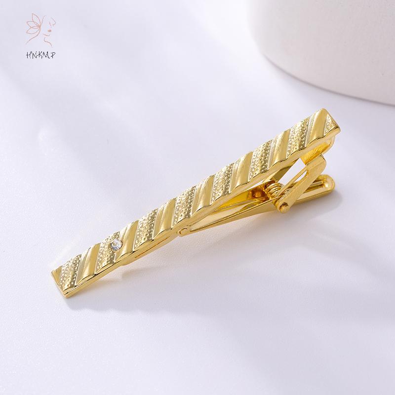 Cà vạt kẹp kim loại màu vàng - Phụ kiện sang trọng dành cho quý ông trong ngày cưới